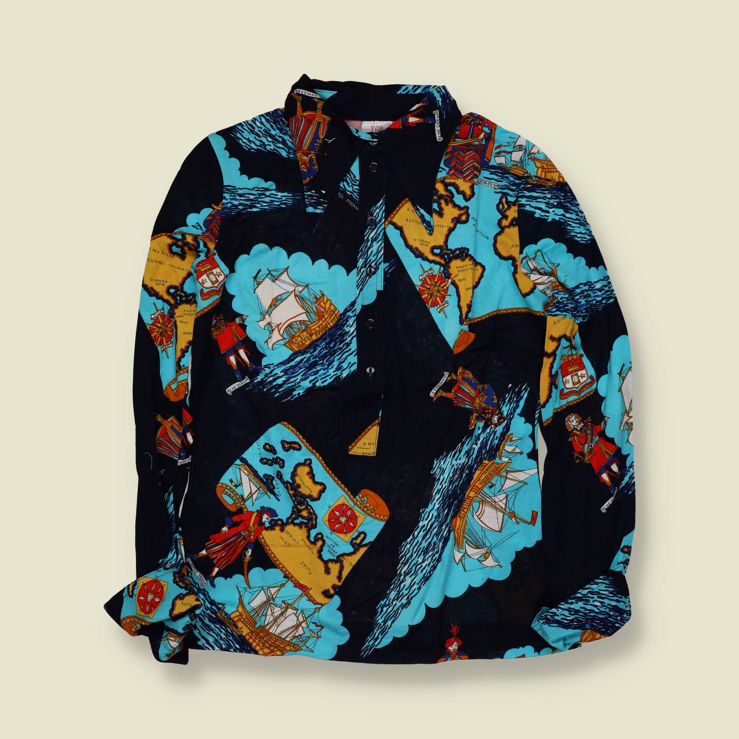 Women’s Blouses, Tops & Tees