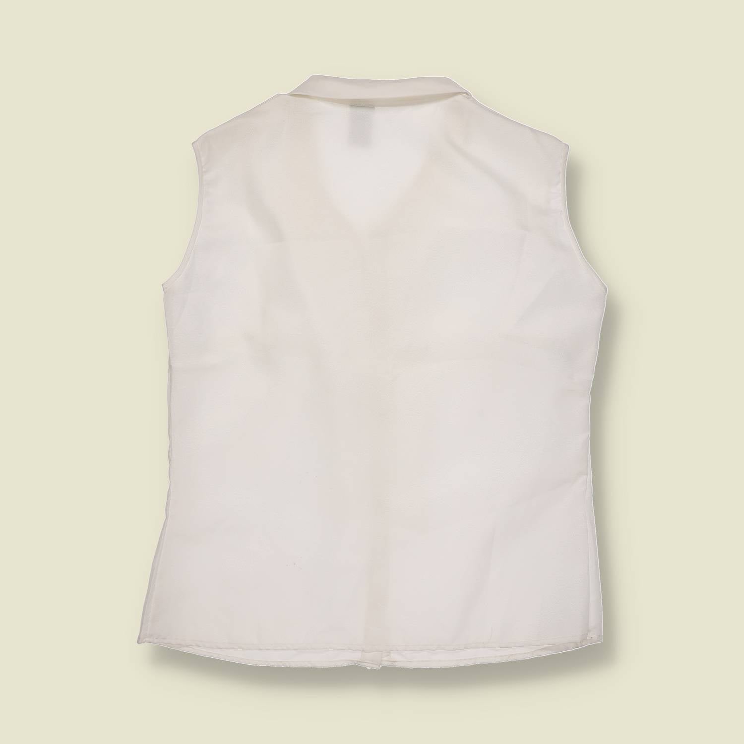 1970s | Sleeveless Ruffle Front Polyester Blouse | White - 10