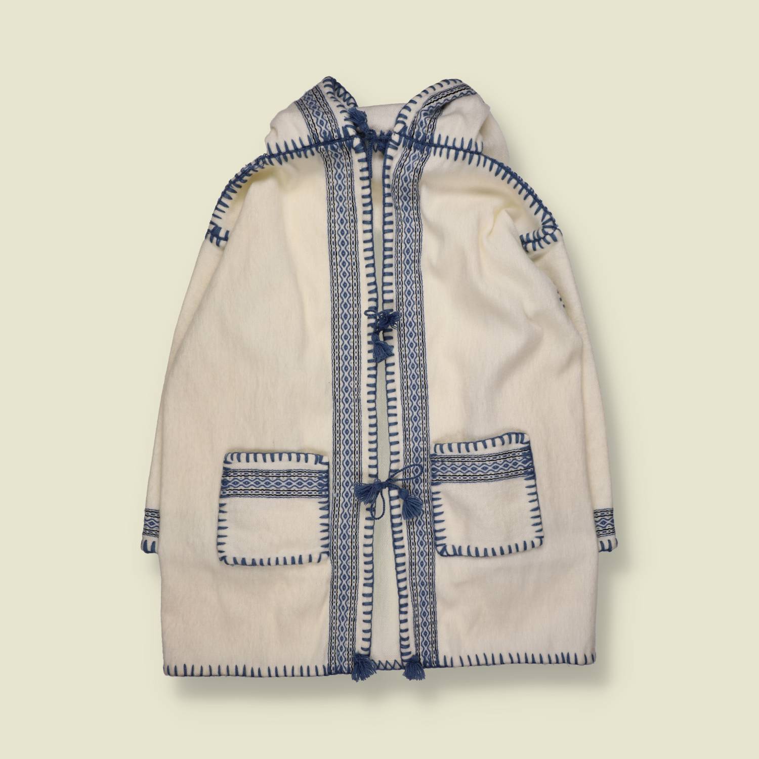 1970s | Folk Eskimo Coat | Cream And Blue - 18