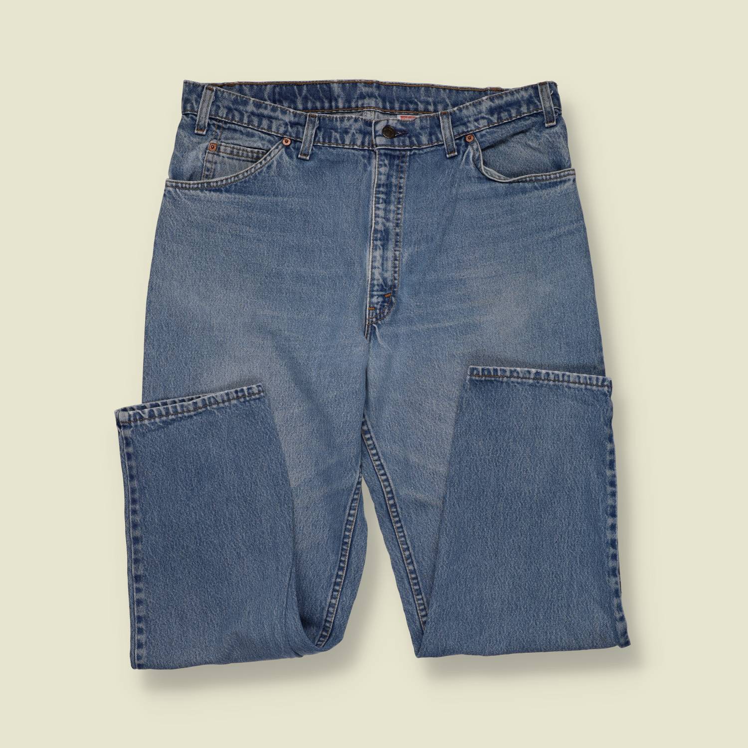 1990s | Levi’s Orange Tab 550 | Made in USA – Mid Wash - w36