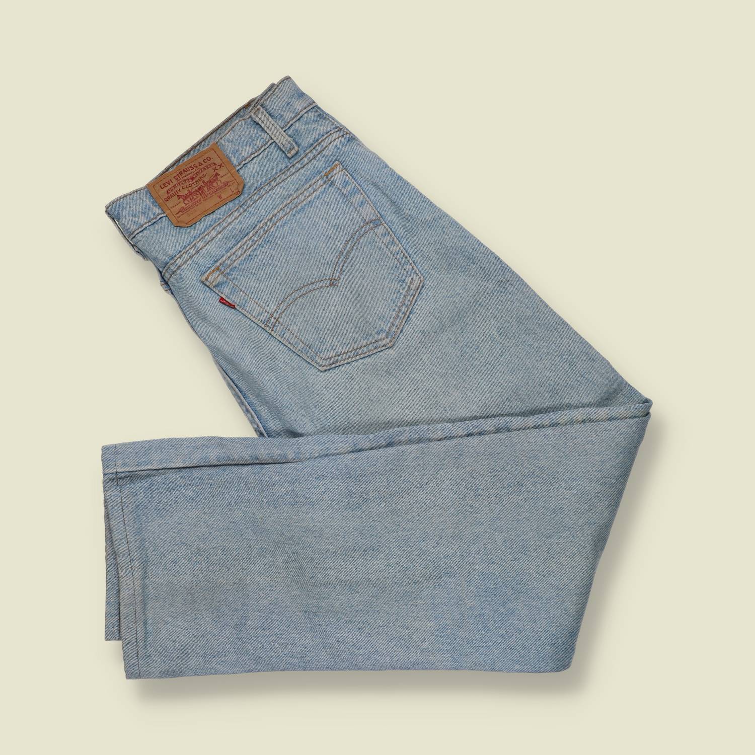1980s-90s | Levi's | Light-Wash Blue 505 Regular Fit Jeans - Made in USA - w36