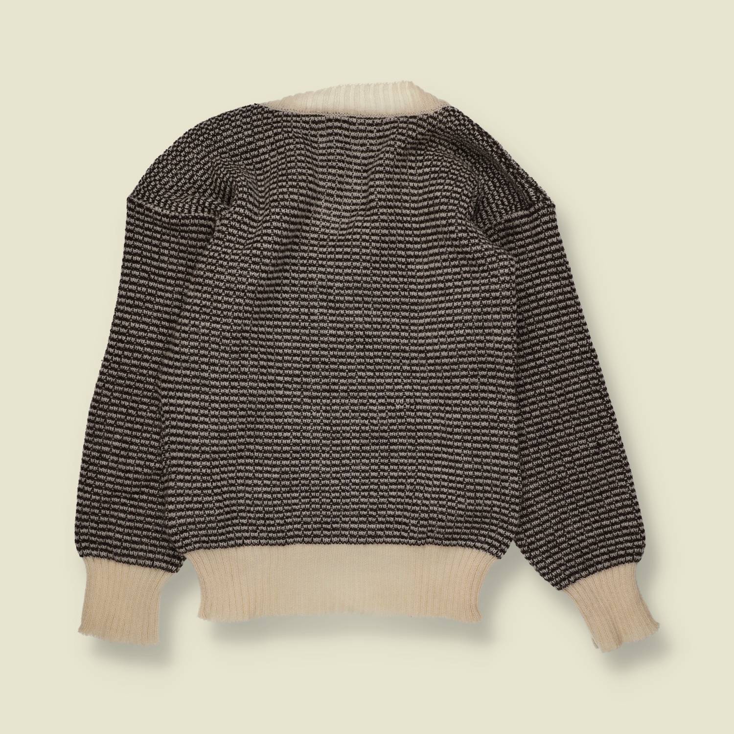 1970s | Black & Cream Textured Knit V-Neck Sweater -10