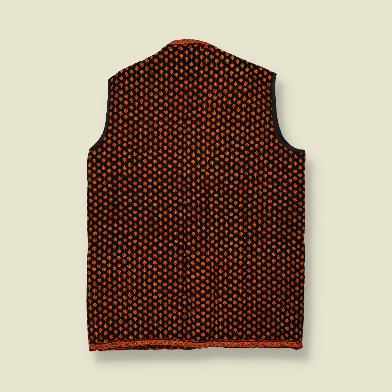 1980s | Quilted Cotton Waistcoat | Black Floral Print - 16