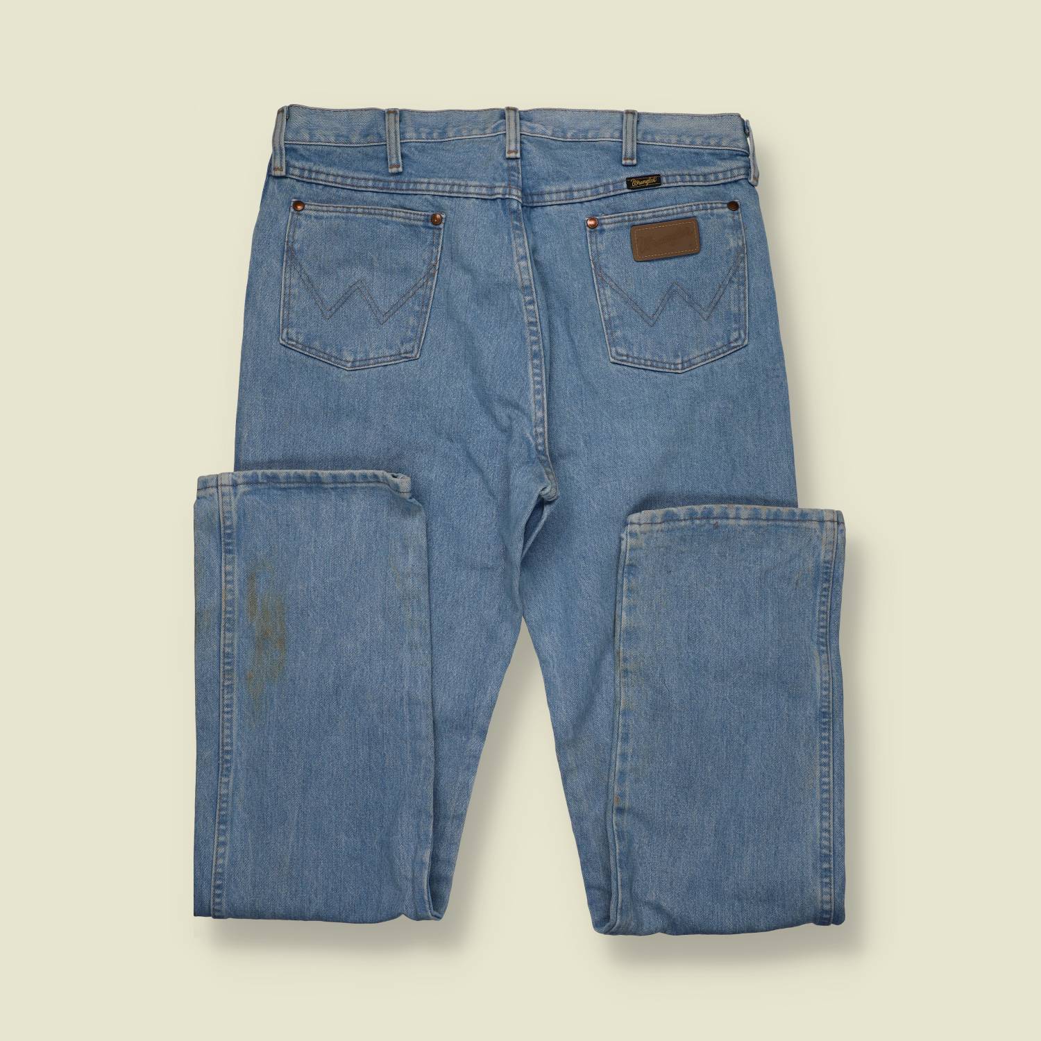 1970s / 1980s | Wrangler | 13MWZ Cowboy Jeans | Made in USA | Light Wash Denim – w34