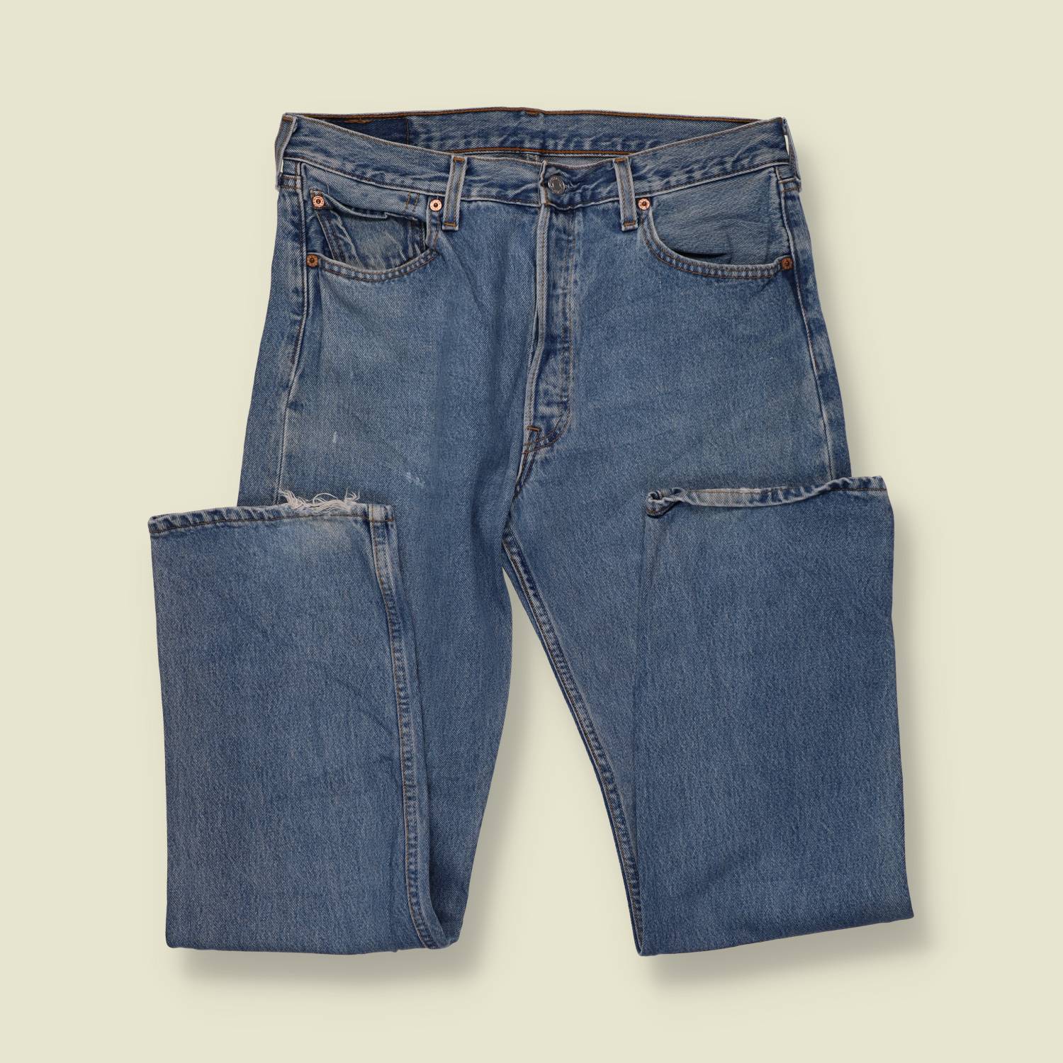 1990s | Levi's 501 | Made in USA | Blue Wash Jeans - w32