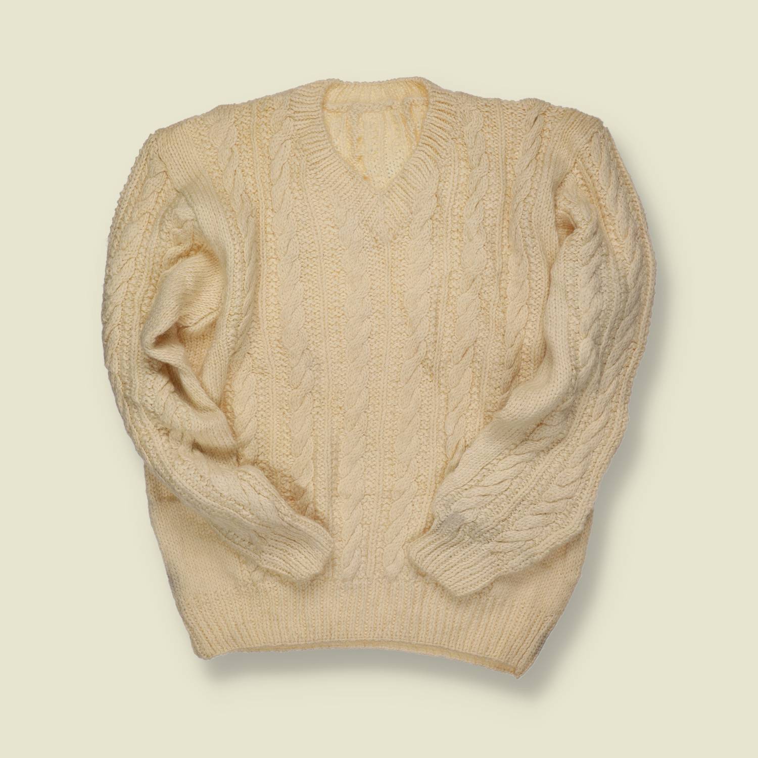 1970s | Hand-Knit V-Neck Aran Jumper – Natural Cream Wool - S