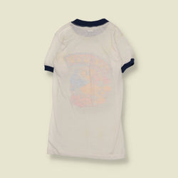 1981 | Pac-Man | Wiz Kids | Graphic Ringer T-Shirt | White / Navy – XXXXS