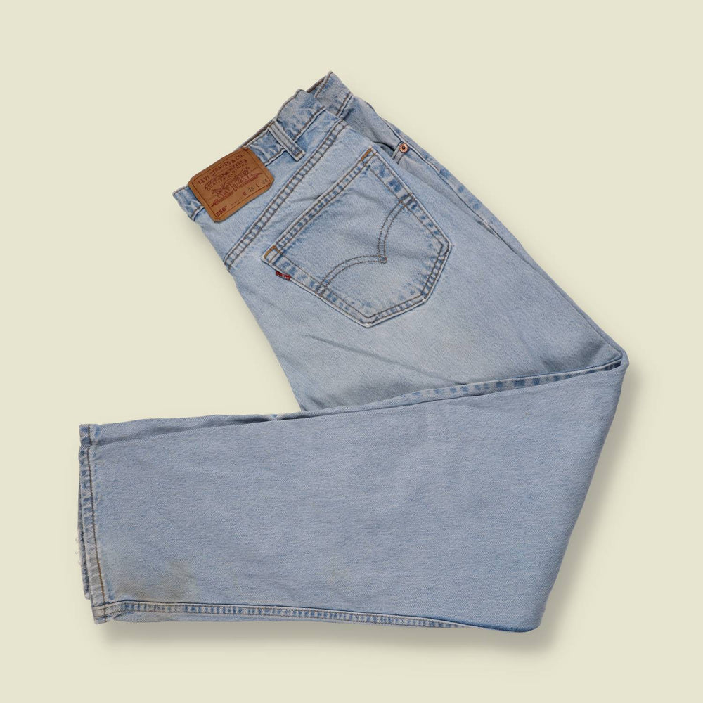 1990s | Levi’s | 550 Made in USA Jeans | Light Wash Blue - 34"