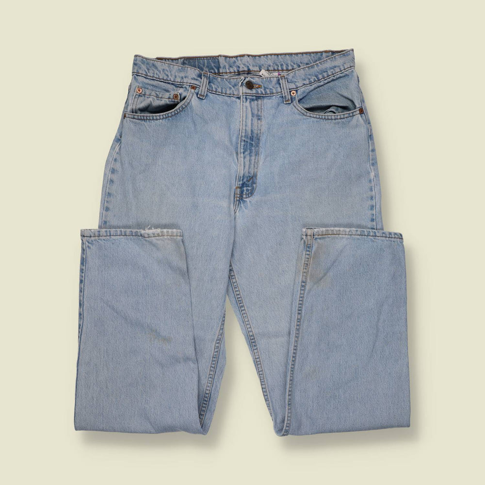 1990s | Levi’s | 550 Made in USA Jeans | Light Wash Blue - 34"