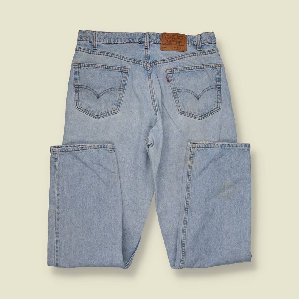 1990s | Levi’s | 550 Made in USA Jeans | Light Wash Blue - 34"