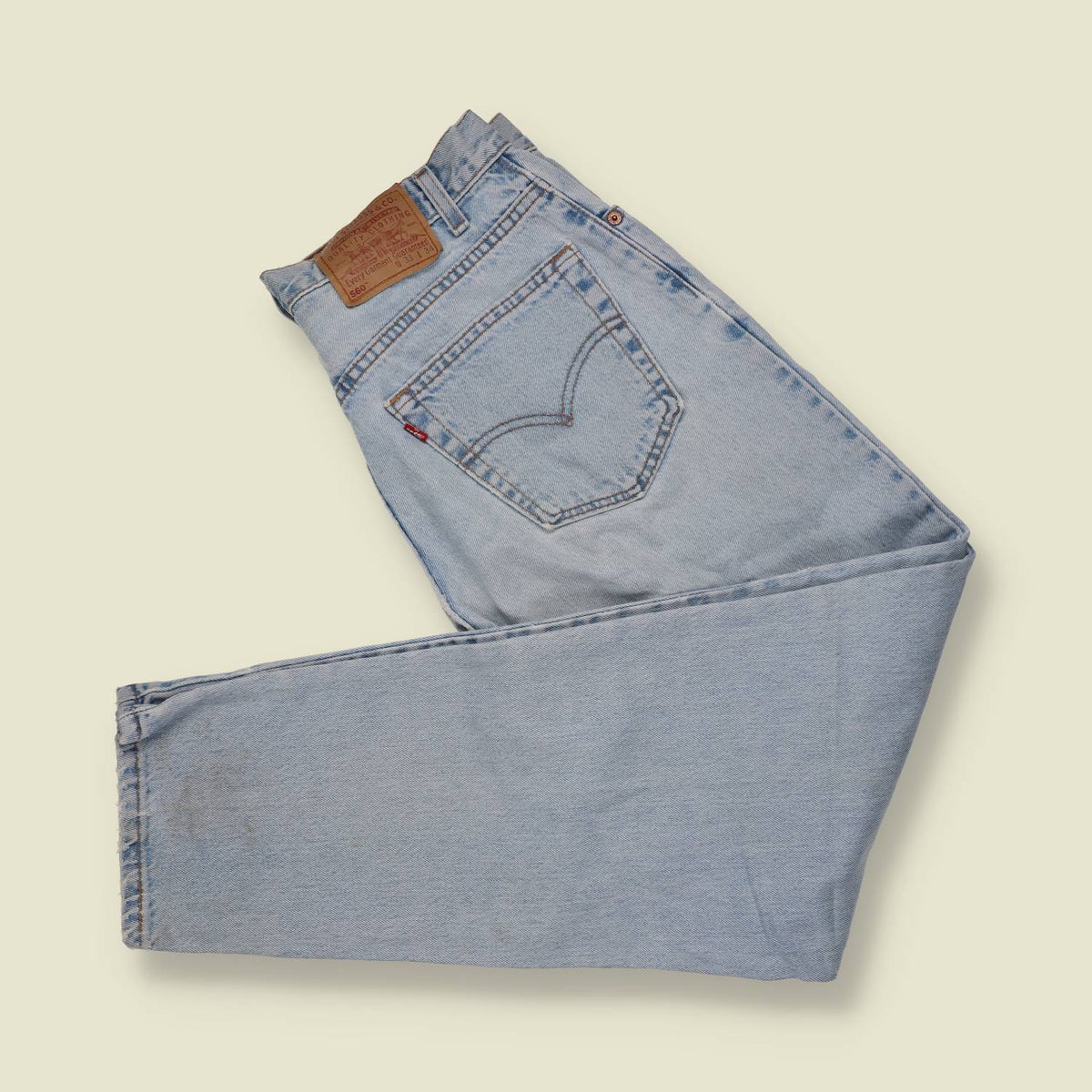1990s | Levi’s | 560 Made in USA Jeans | Light Wash Blue - w34