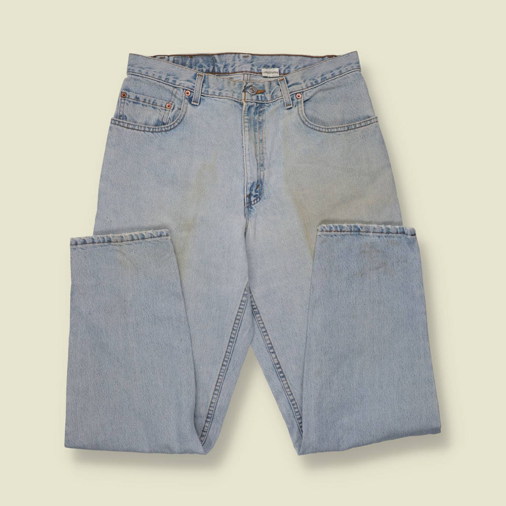 1990s | Levi’s | 560 Made in USA Jeans | Light Wash Blue - w34