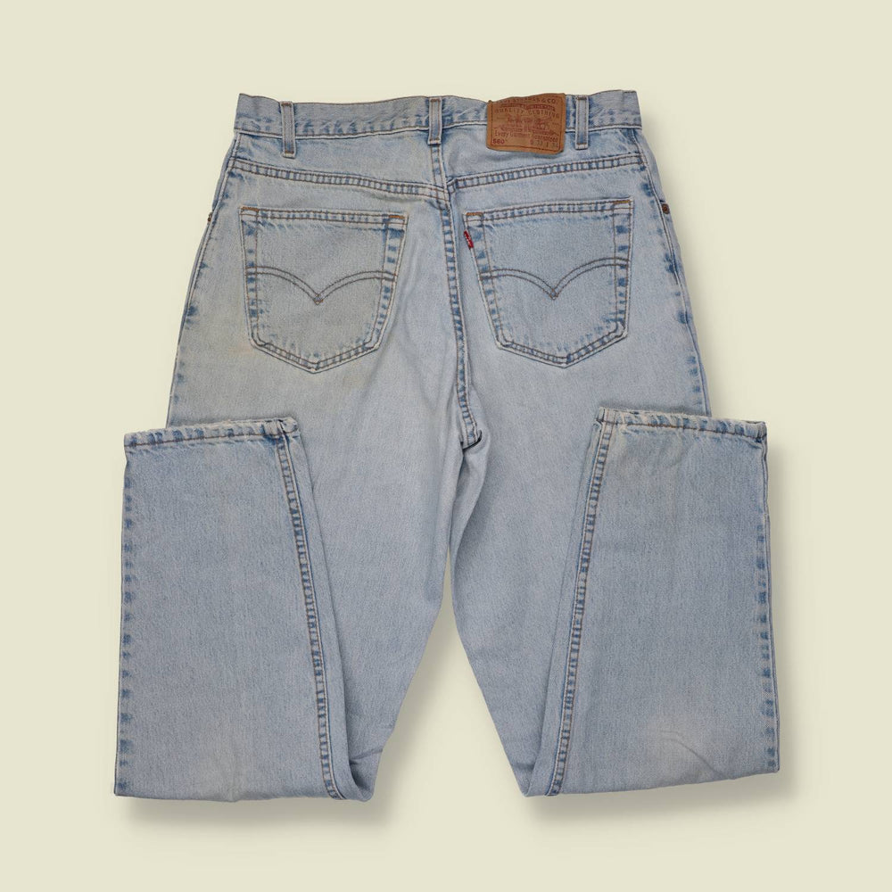 1990s | Levi’s | 560 Made in USA Jeans | Light Wash Blue - w34