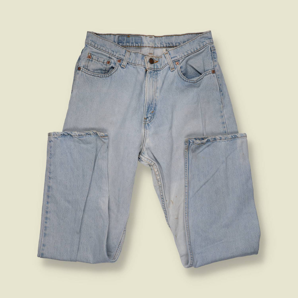 1990s | Levi’s | 560 Made in USA Jeans | Light Wash Blue - 32"