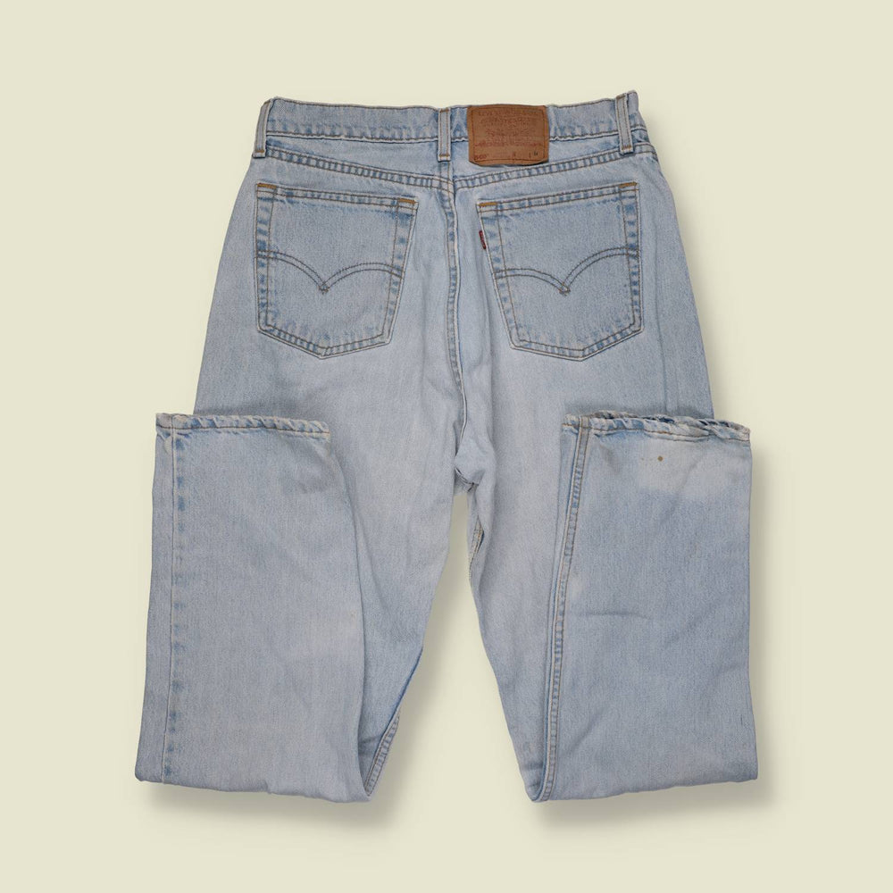 1990s | Levi’s | 560 Made in USA Jeans | Light Wash Blue - 32"