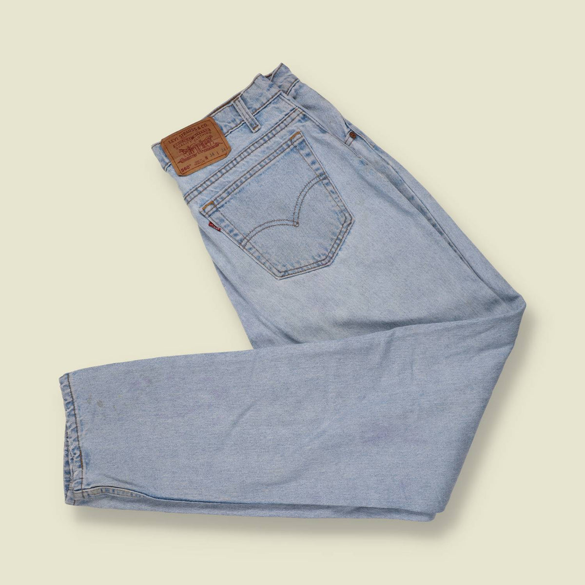 1990s | Levi’s | 560 Made in USA Jeans | Light Wash Blue - 33"