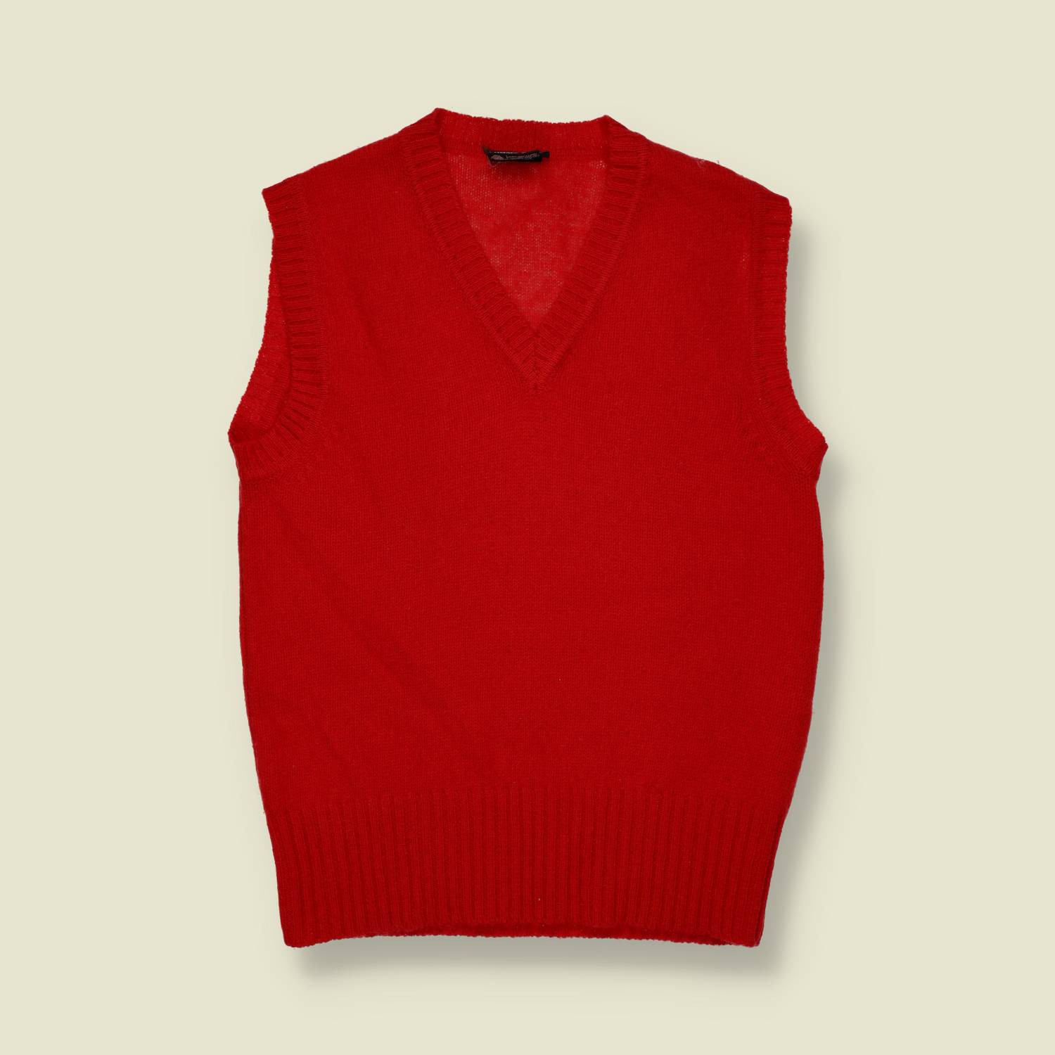 1970s–1980s | Shetland | Red Sleeveless Shetland Wool Vest - M