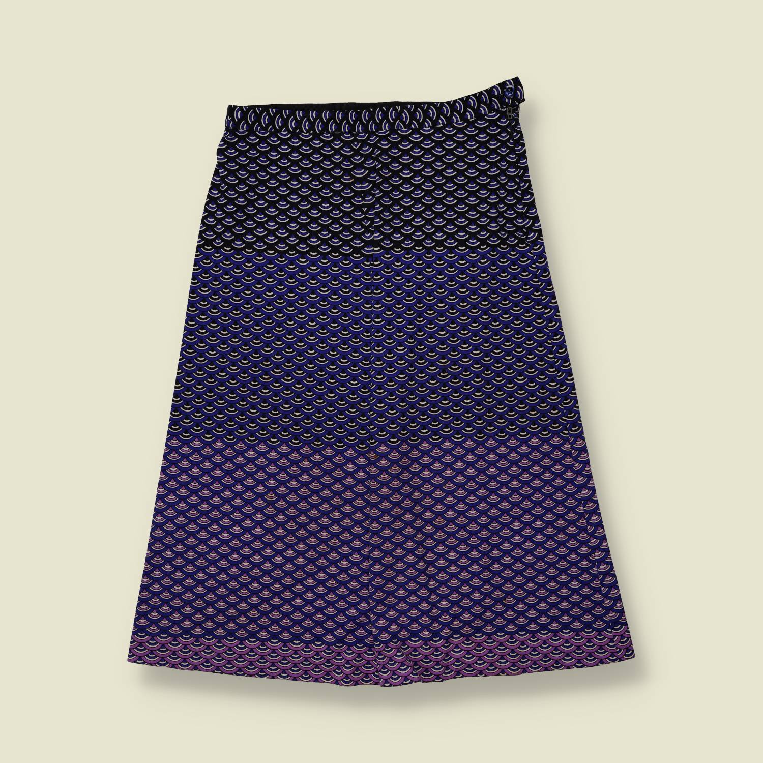 1970s | Scallop Print Ombré Skirt | Purple & Black - w28