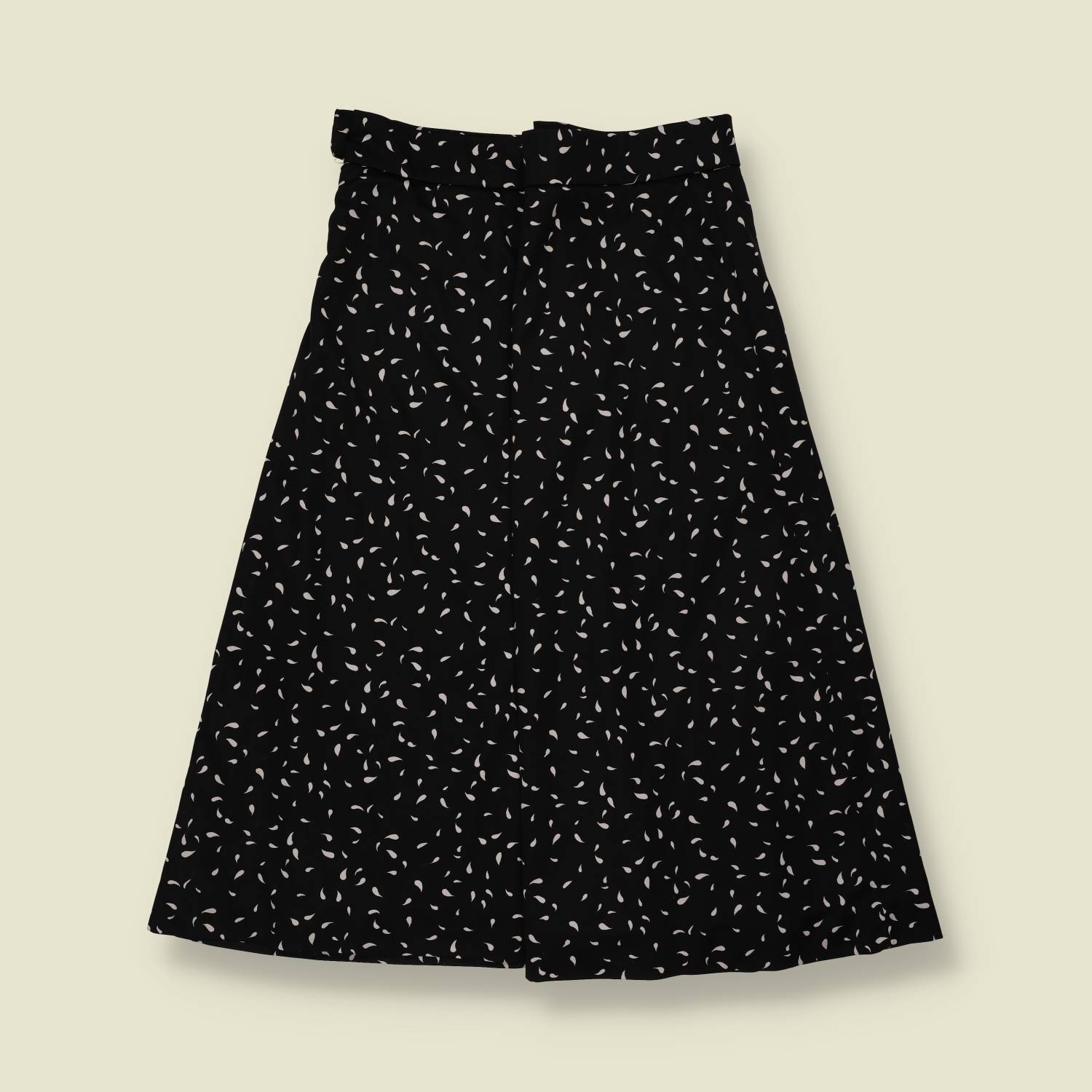 1970s | Petal Print Skirt | Black & White - w32