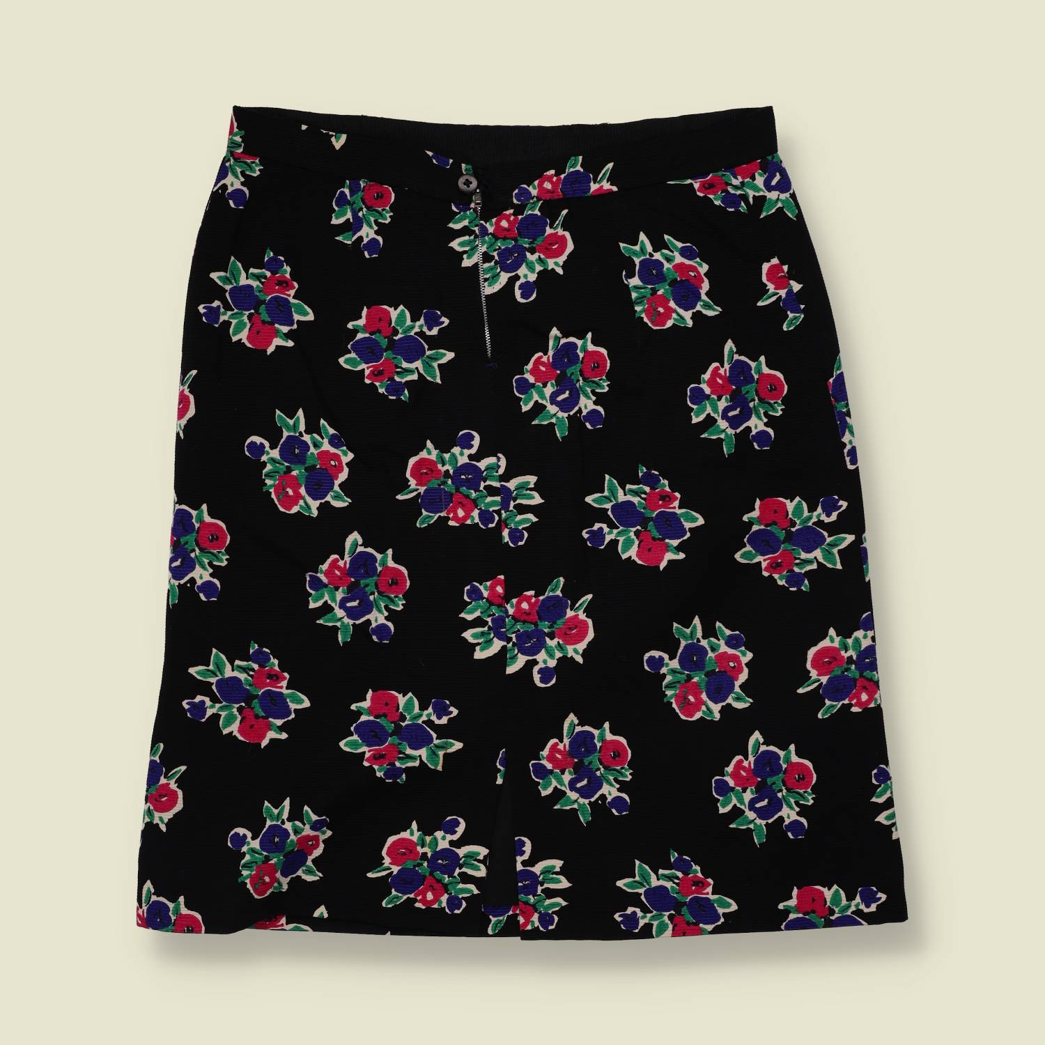 1970s | Floral Bouquet Print Skirt | Black Multi - w30