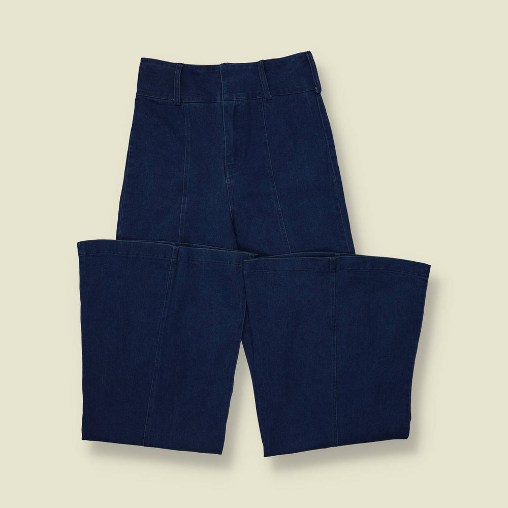 2000s | Does 1970s Bell Bottom Jeans | Blue - w26