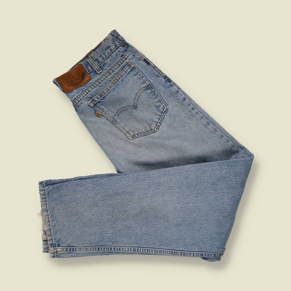 1980s-90s | Levi's | Light-Wash Blue 540 Relaxed Fit Jeans - w30
