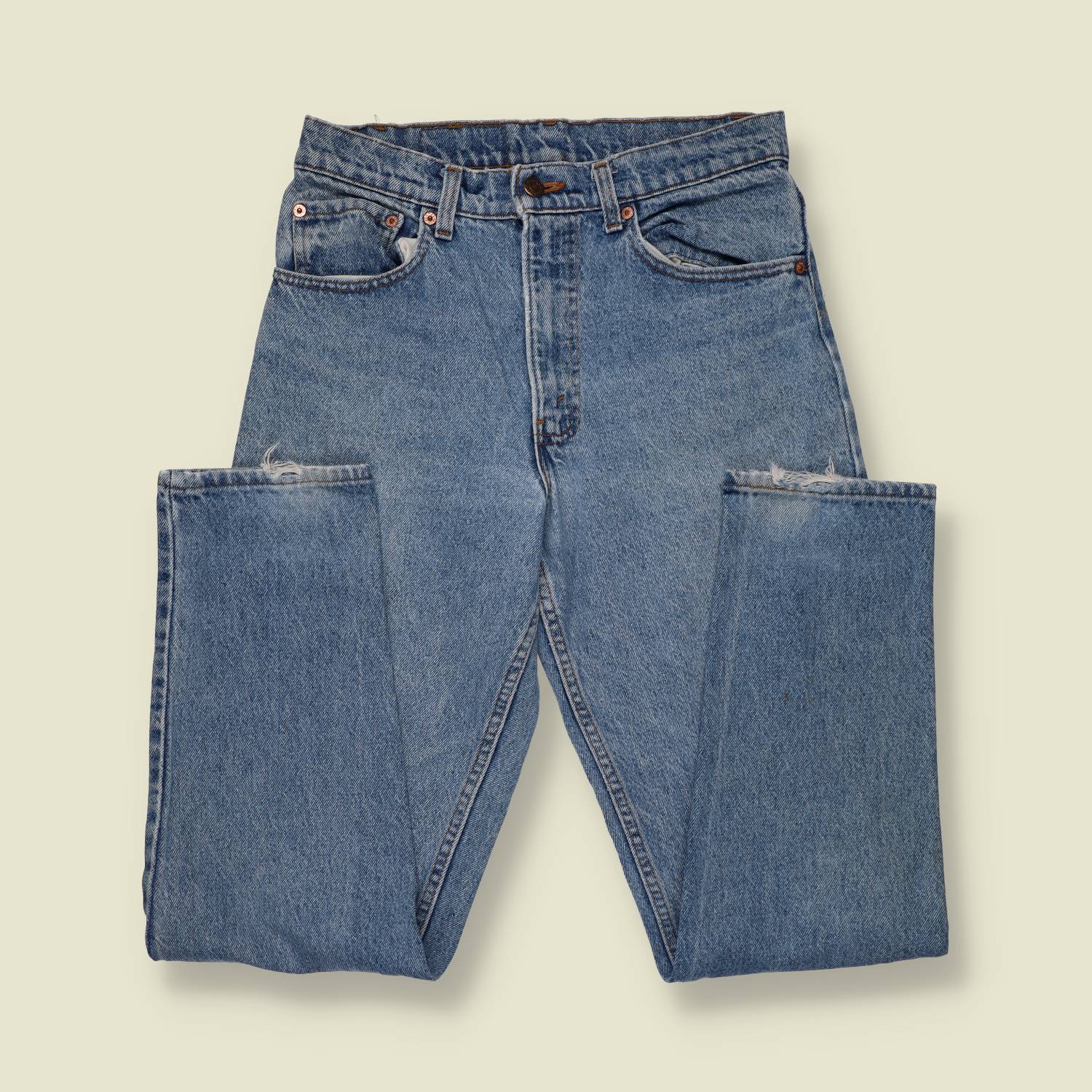 1980s-90s | Levi's | Mid-Wash Blue Relaxed Fit Jeans - w30