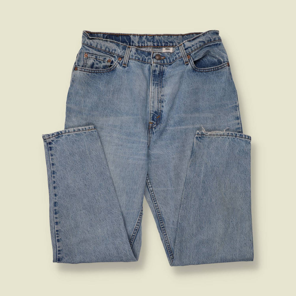 1980s-90s | Levi's | Light-Wash Blue 522 Slim Tapered Jeans - Made in USA - w34