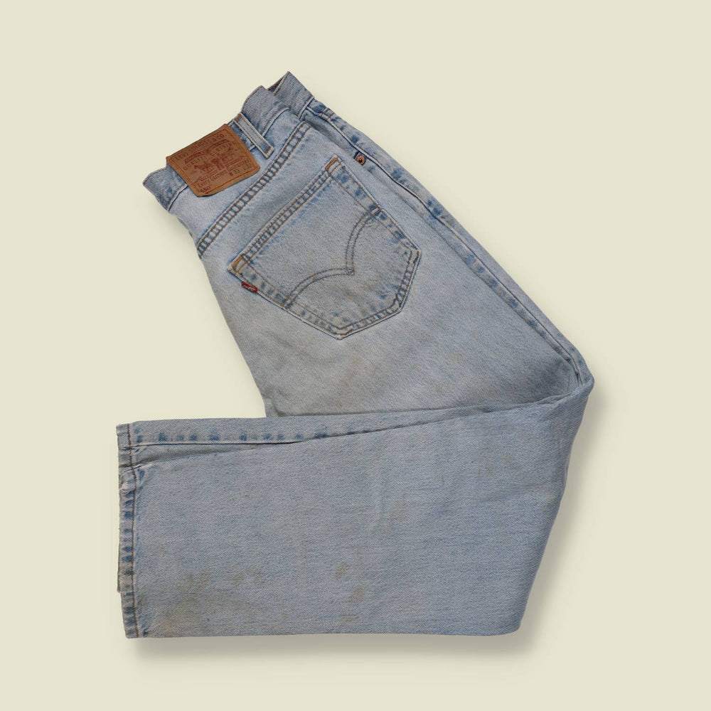 1980s-90s | Levi's | Light-Wash Blue 550 Relaxed Fit Jeans - Made in USA - w33