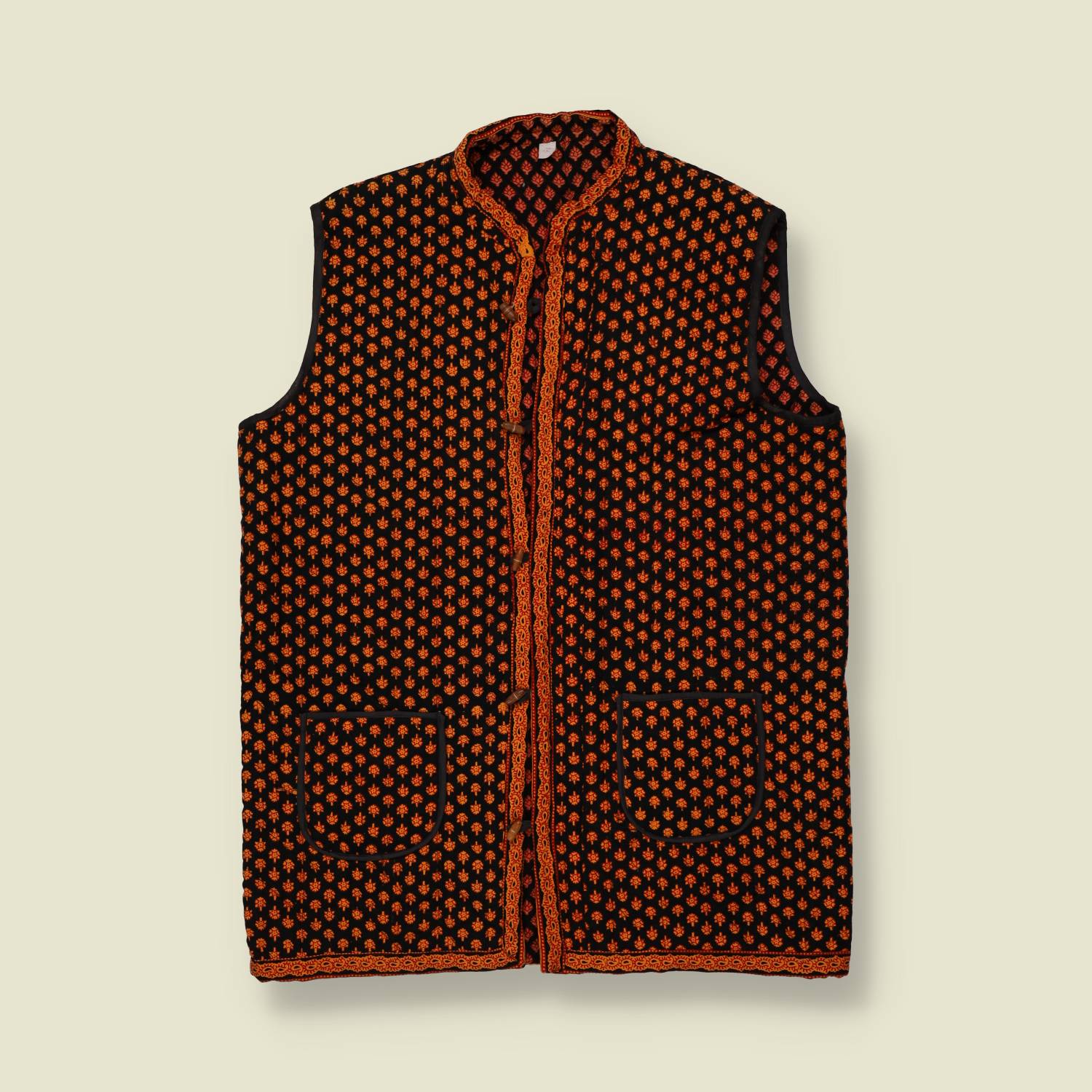1980s | Quilted Cotton Waistcoat | Black Floral Print - 16