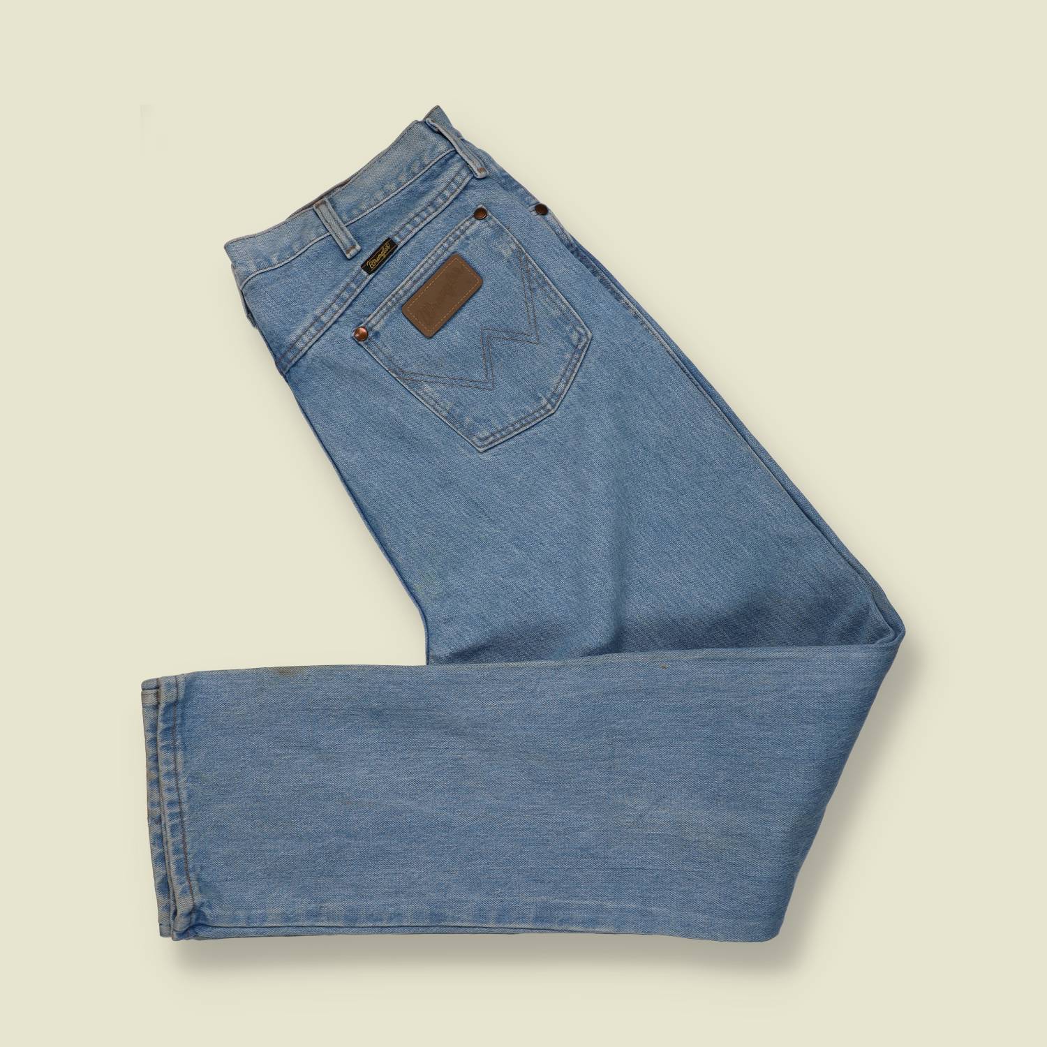 1970s / 1980s | Wrangler | 13MWZ Cowboy Jeans | Made in USA | Light Wash Denim – w34