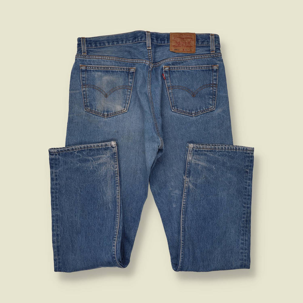 1990s | Levi's 501xx | Made in USA | Blue Wash Jeans - w34