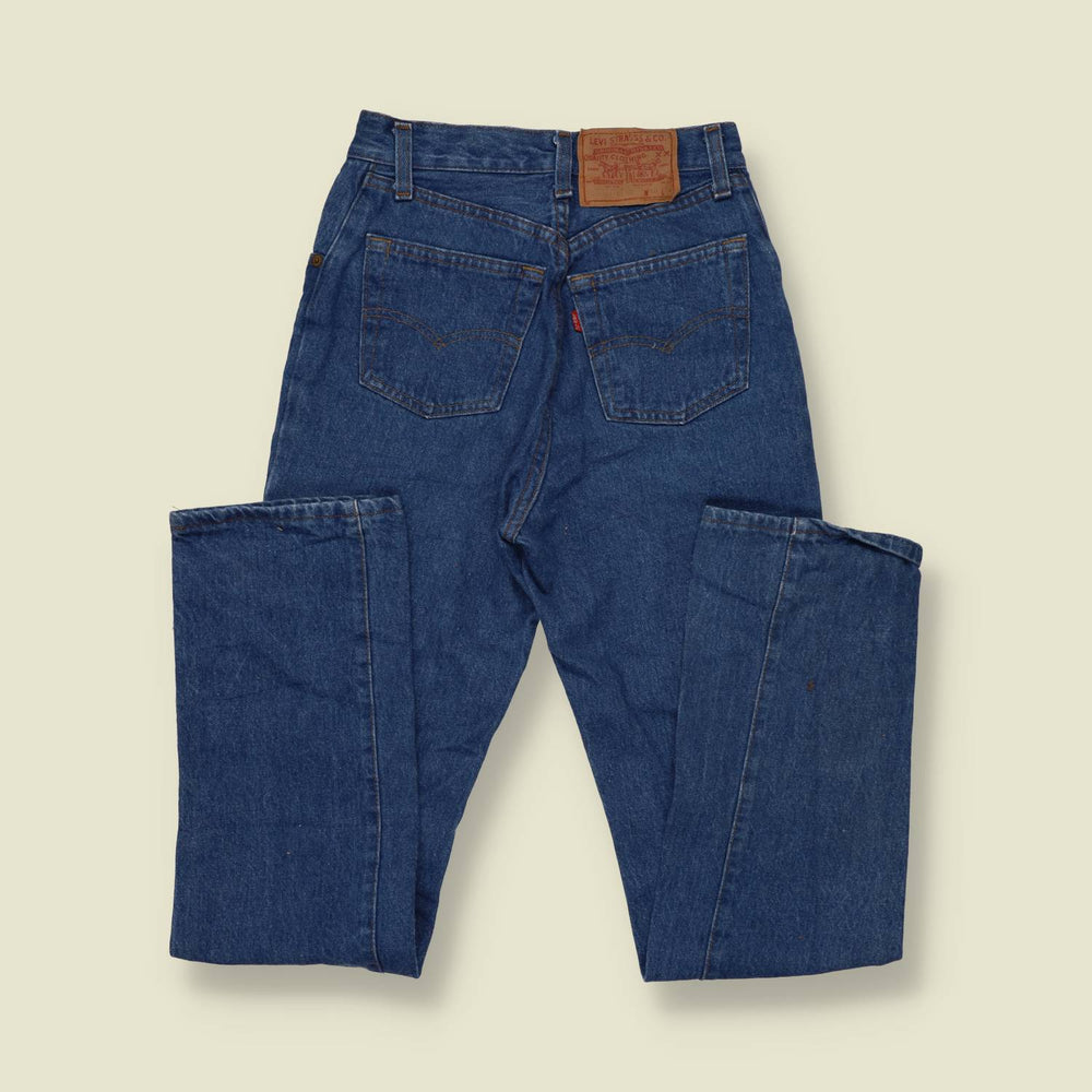 1990s | Levi's 501xx | Made in USA | Blue Wash Jeans - w26
