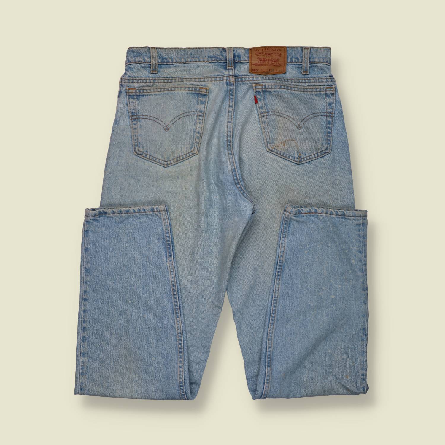 1980s–1990s | Levi’s | 550 Jeans | Light Wash – w36