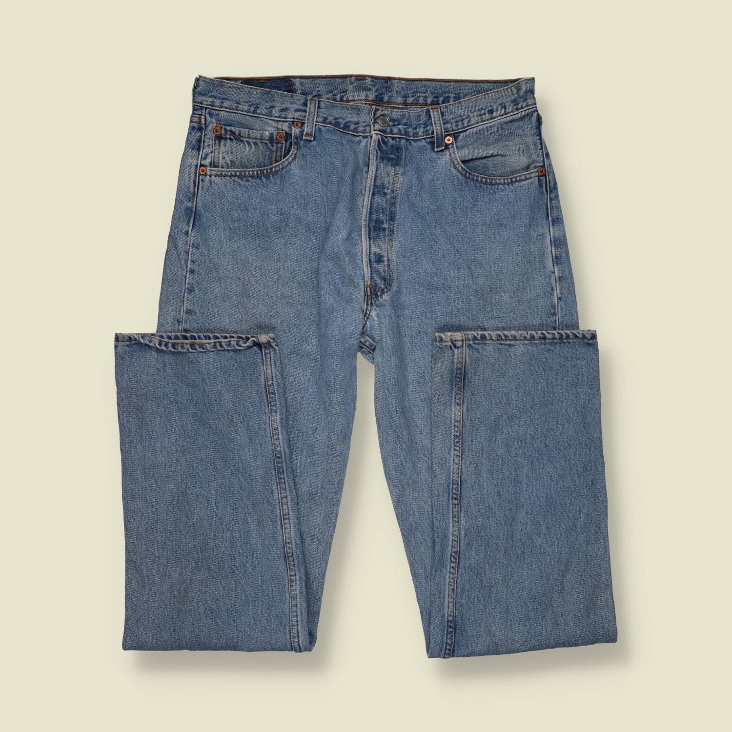 1980s–1990s | Levi’s 501 | Made In USA Jeans | Mid Blue - w34