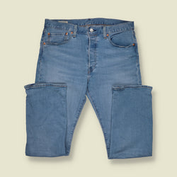 2000s | Levi's 501 Denim Jeans | Light Blue - W35