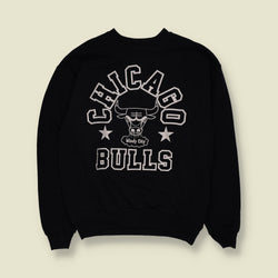 2000s | Hanes | Chicago Bulls Graphic Sweatshirt | Black - S
