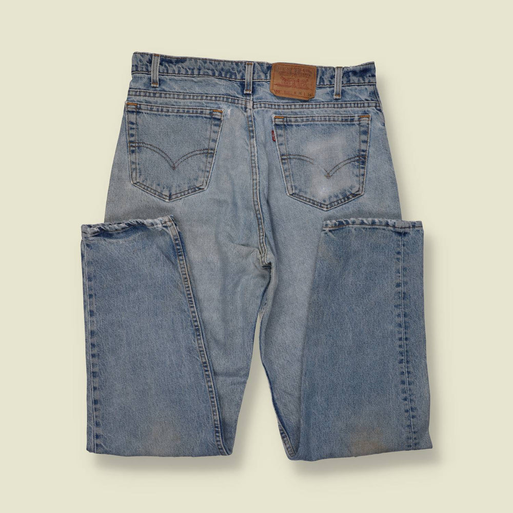 1980s | Levi’s | Made In USA 550 Jeans | Light Blue - w34