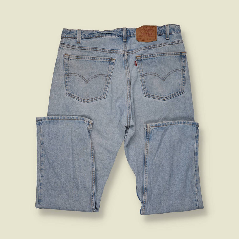 1980s | Levi’s | Made In USA 505 Jeans | Light Blue - w38
