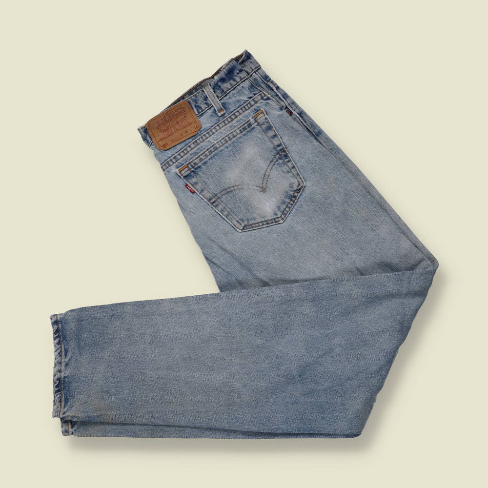 1980s | Levi’s | Made In USA 550 Jeans | Light Blue - w34