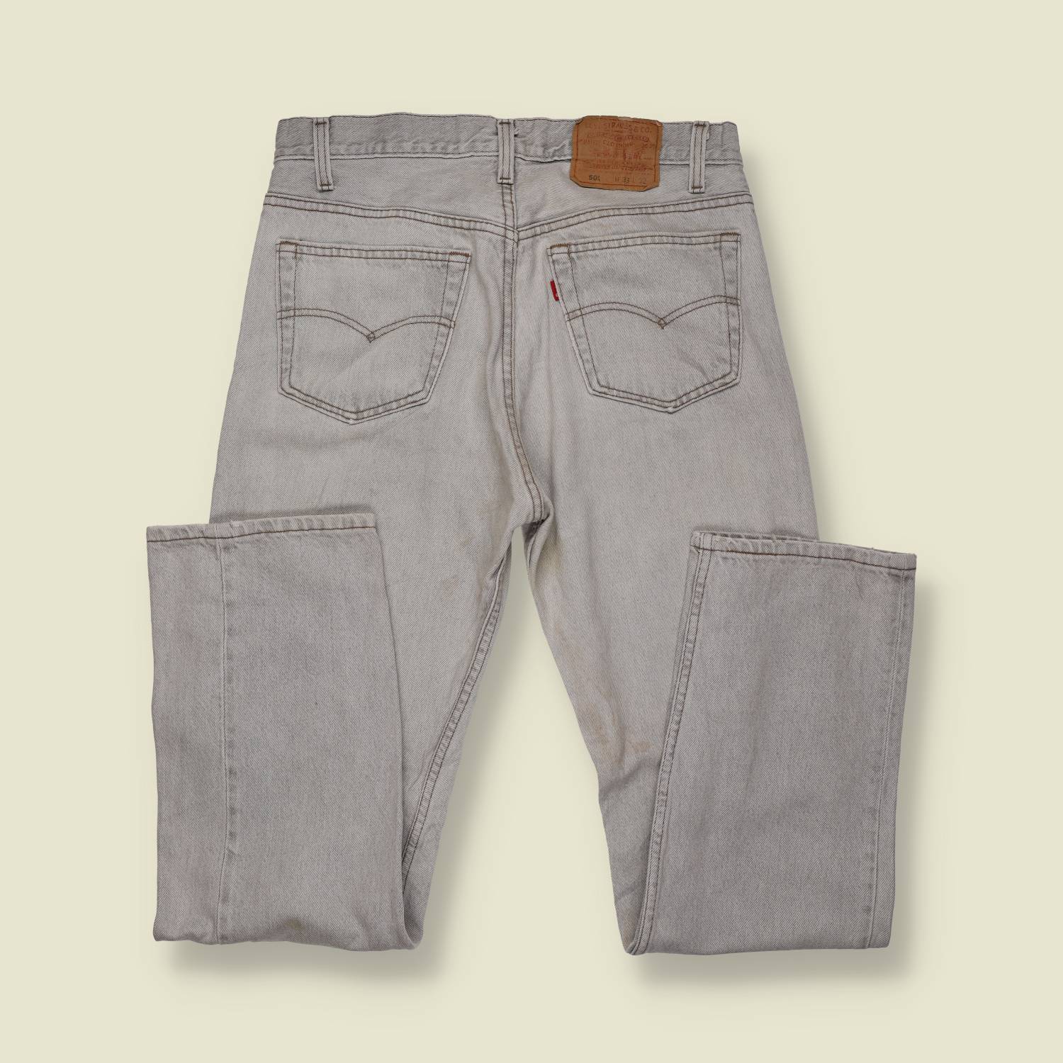 1980s–1990s | Levi’s 501 | Made in USA | Original Denim Jeans | Mid Grey Fade – w32