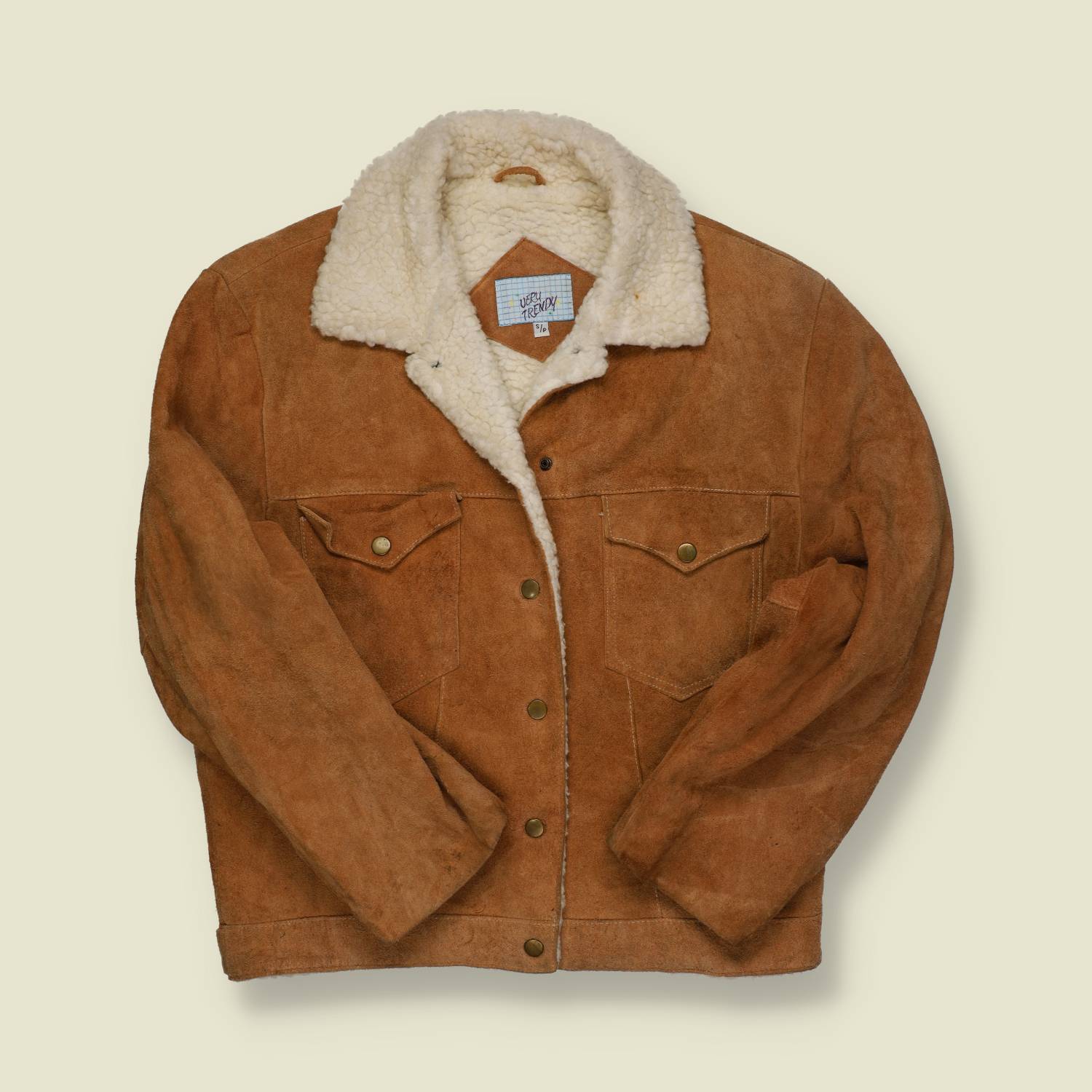 1980s–1990s | Very Trendy | Sherpa-Lined Suede Trucker Jacket – Tan - S