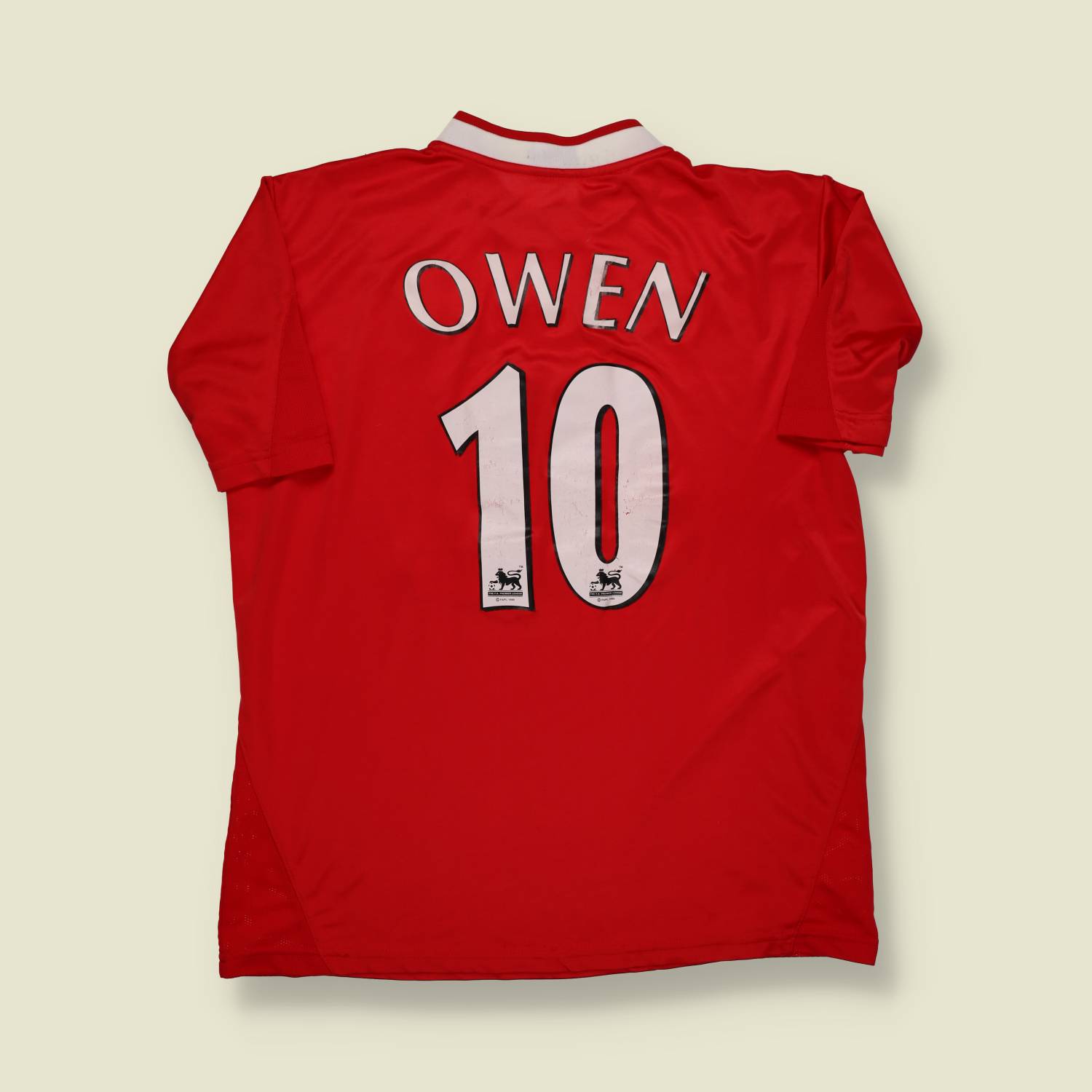 2002–2004 | Reebok | Liverpool F.C. Home Shirt – Michael Owen No. 10 - M/L