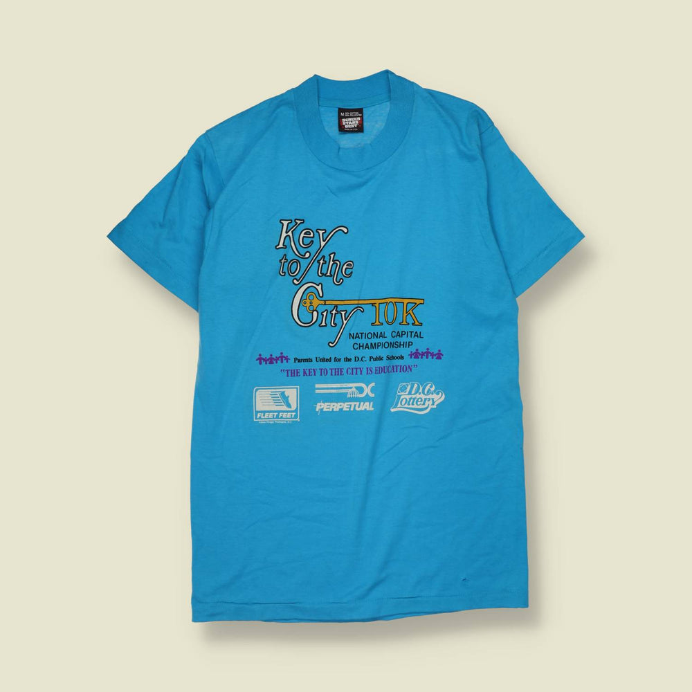 1980s | Key To The City 10K Graphic T-Shirt | Blue - XS