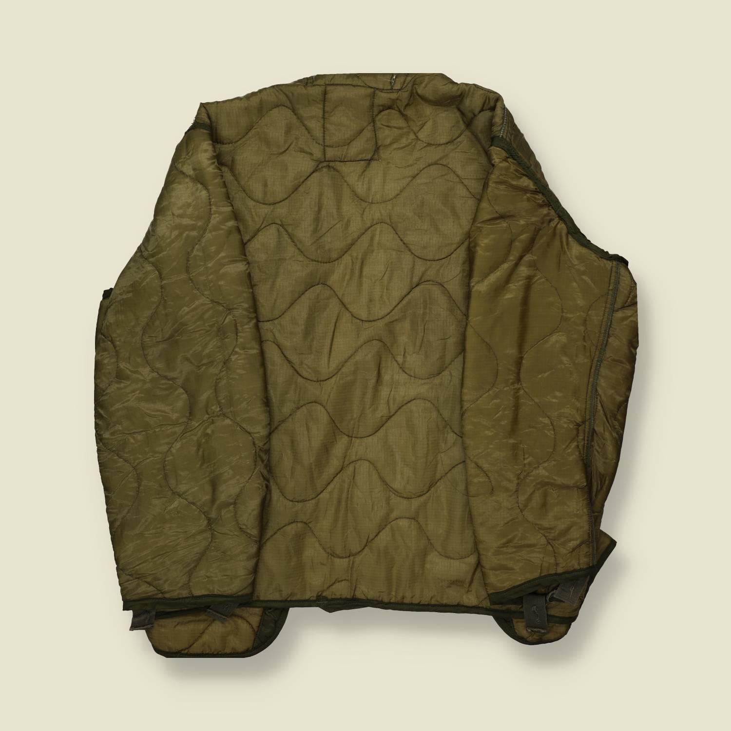 1990s U.S. Army M-65 Field Jacket Liner – Olive Quilted - L/XL