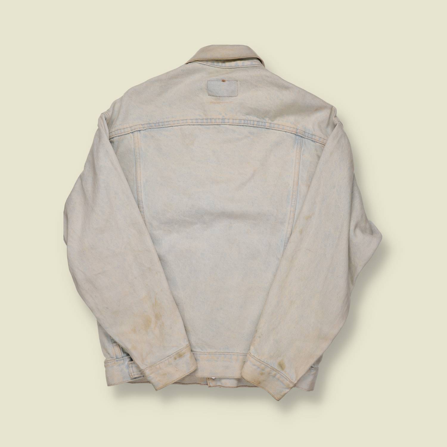 1980s Levi’s Made in USA Light Wash Denim Jacket with Pins - S/M